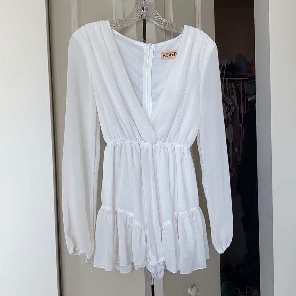 Women’s Small White Long Sleeve Romper
